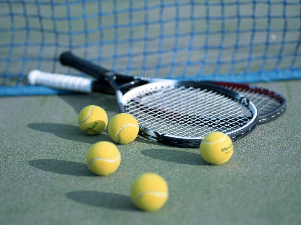 Chơi tennis như tay chơi chuyên nghiệp